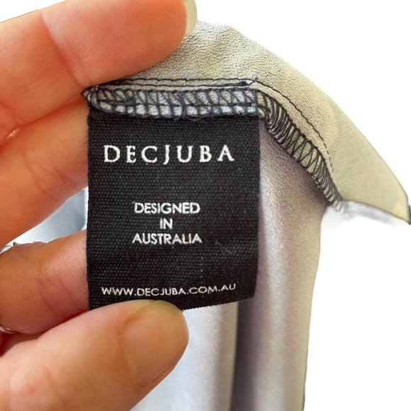 DECJUBA Sz8 Navy with blue toned floral design dress with elastic waist with tie - Picture 12 of 12